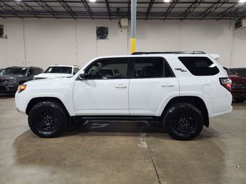 Used 2024 Toyota 4Runner TRD Off-Road image 7