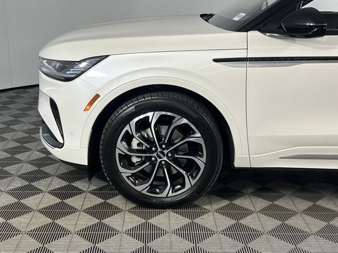 Used 2024 Lincoln Nautilus Reserve w/ Equipment Group 202A image 10