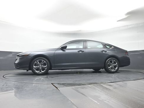 Used 2023 Honda Accord EX image 24