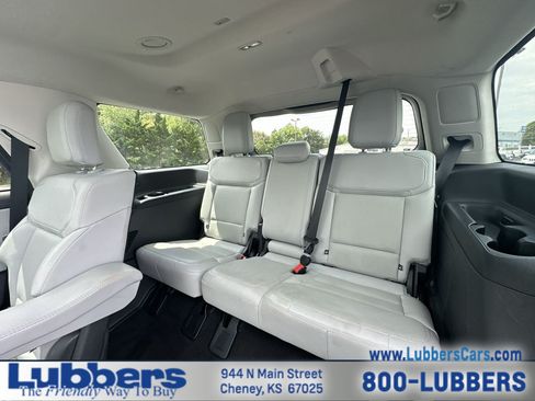 Used 2025 Ford Expedition Platinum AWD/4WD image 23