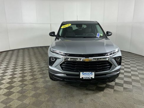 Used 2024 Chevrolet TrailBlazer LS w/ LS Convenience Package AWD/4WD image 3