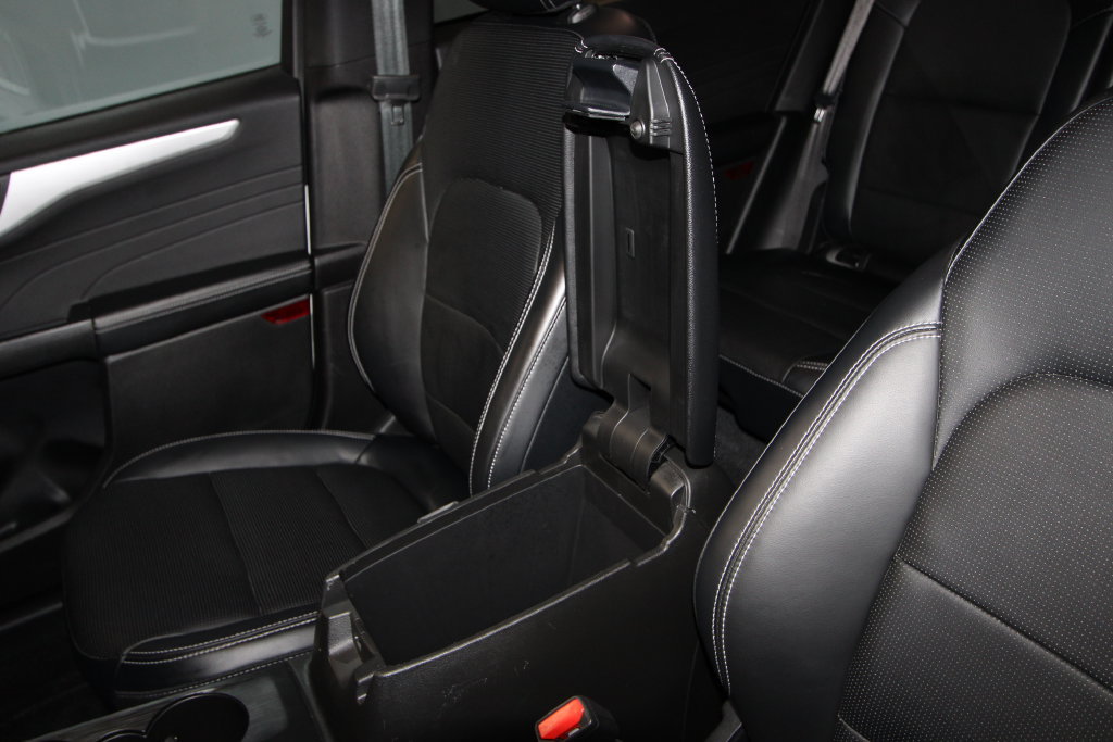 Used 2023 Ford Escape Platinum AWD/4WD image 18