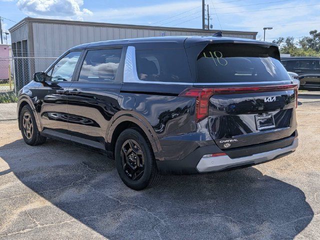 Used 2025 Kia Carnival LX FWD image 6