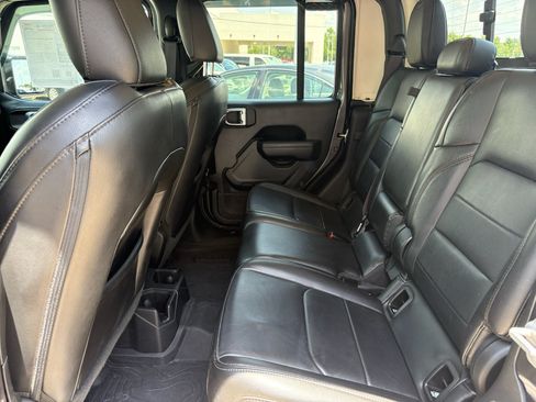Used 2023 Jeep Gladiator Sport AWD/4WD image 23