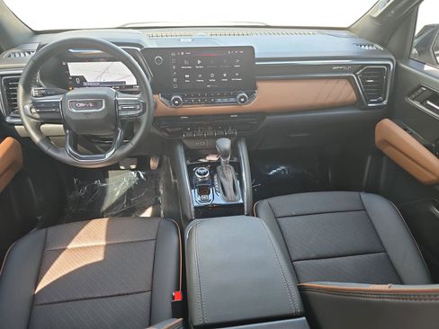Used 2025 GMC Canyon AT4 w/ Nightfall Edition image 9