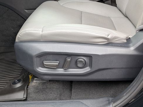 Used 2025 Toyota Tundra SR5 w/ SR5 Premium Package image 15