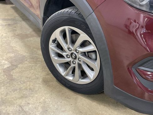 Used 2018 Hyundai Tucson SE w/ Cargo Package FWD image 11