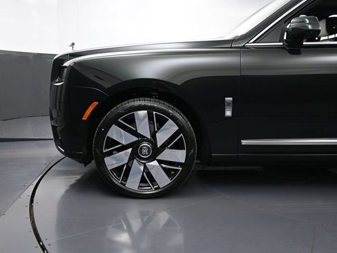 New 2026 Rolls-Royce Cullinan AWD/4WD image 12