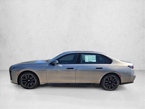Used 2026 BMW i7 eDrive50 w/ M Sport Package RWD image 10