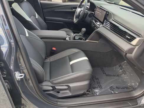 Used 2025 Toyota Camry SE w/ Multimedia Upgrade Package FWD image 33