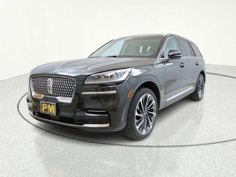 Used 2023 Lincoln Aviator Reserve w/ Equipment Group 201A image 3