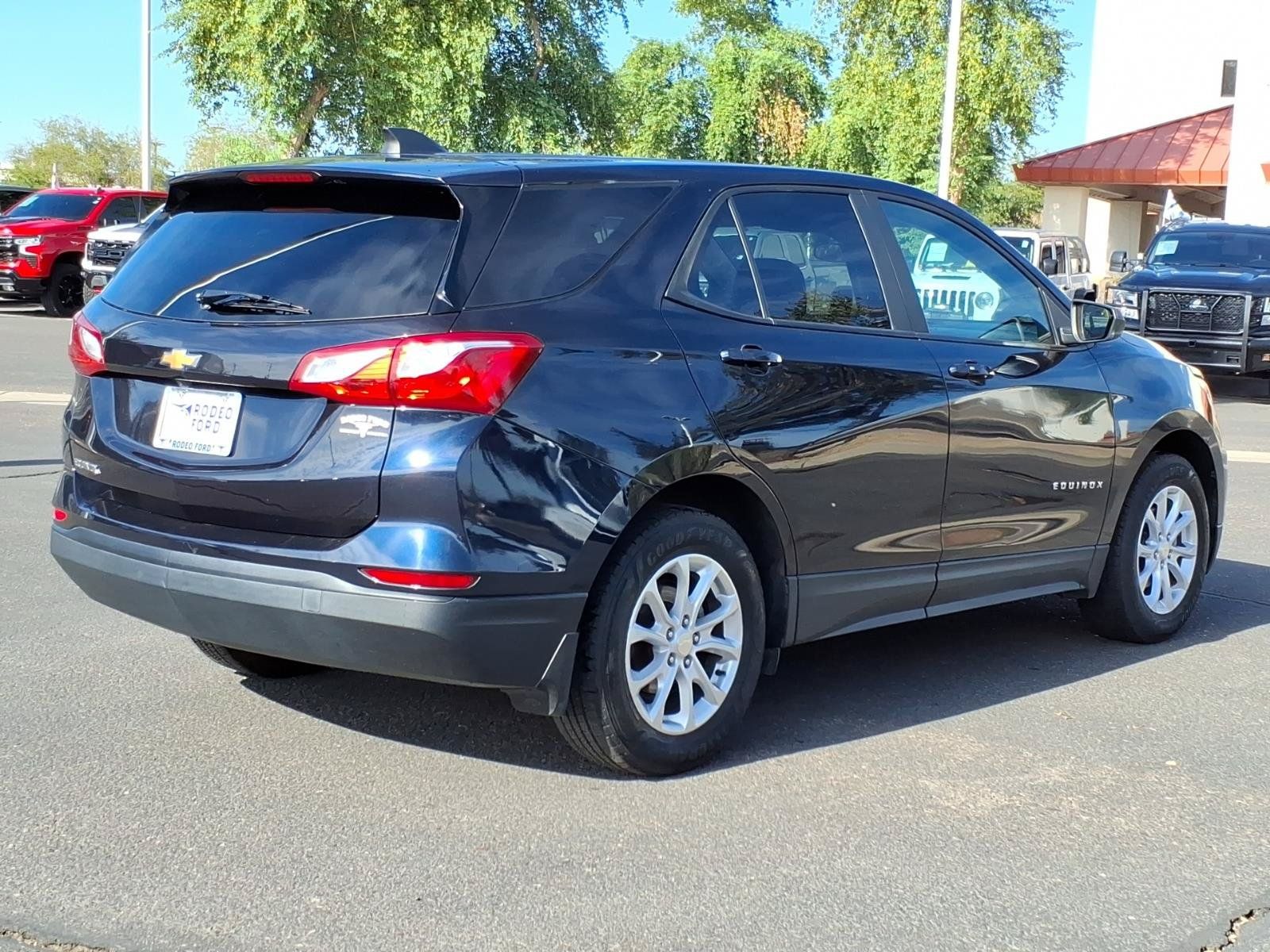 Used 2020 Chevrolet Equinox LS w/ LS Convenience Package FWD image 5
