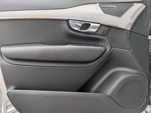 Used 2022 Volvo XC90 T5 Momentum image 69