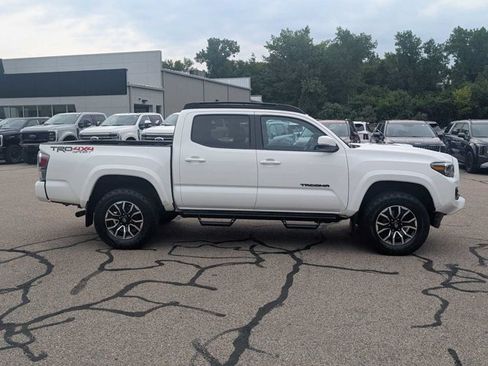 Used 2023 Toyota Tacoma TRD Sport AWD/4WD image 2