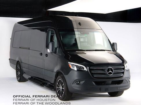 Used 2022 Mercedes-Benz Sprinter 3500 image 1