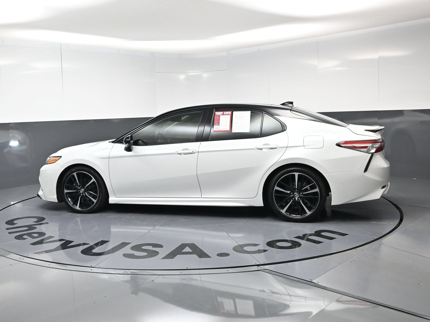 Used 2020 Toyota Camry XSE FWD image 6