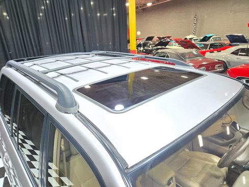 Used 2002 Toyota Land Cruiser image 44