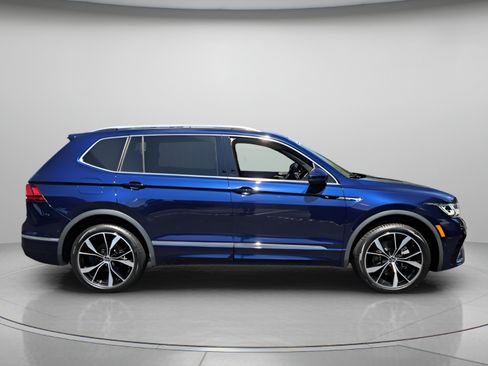 Certified 2024 Volkswagen Tiguan SEL R-Line AWD/4WD image 6