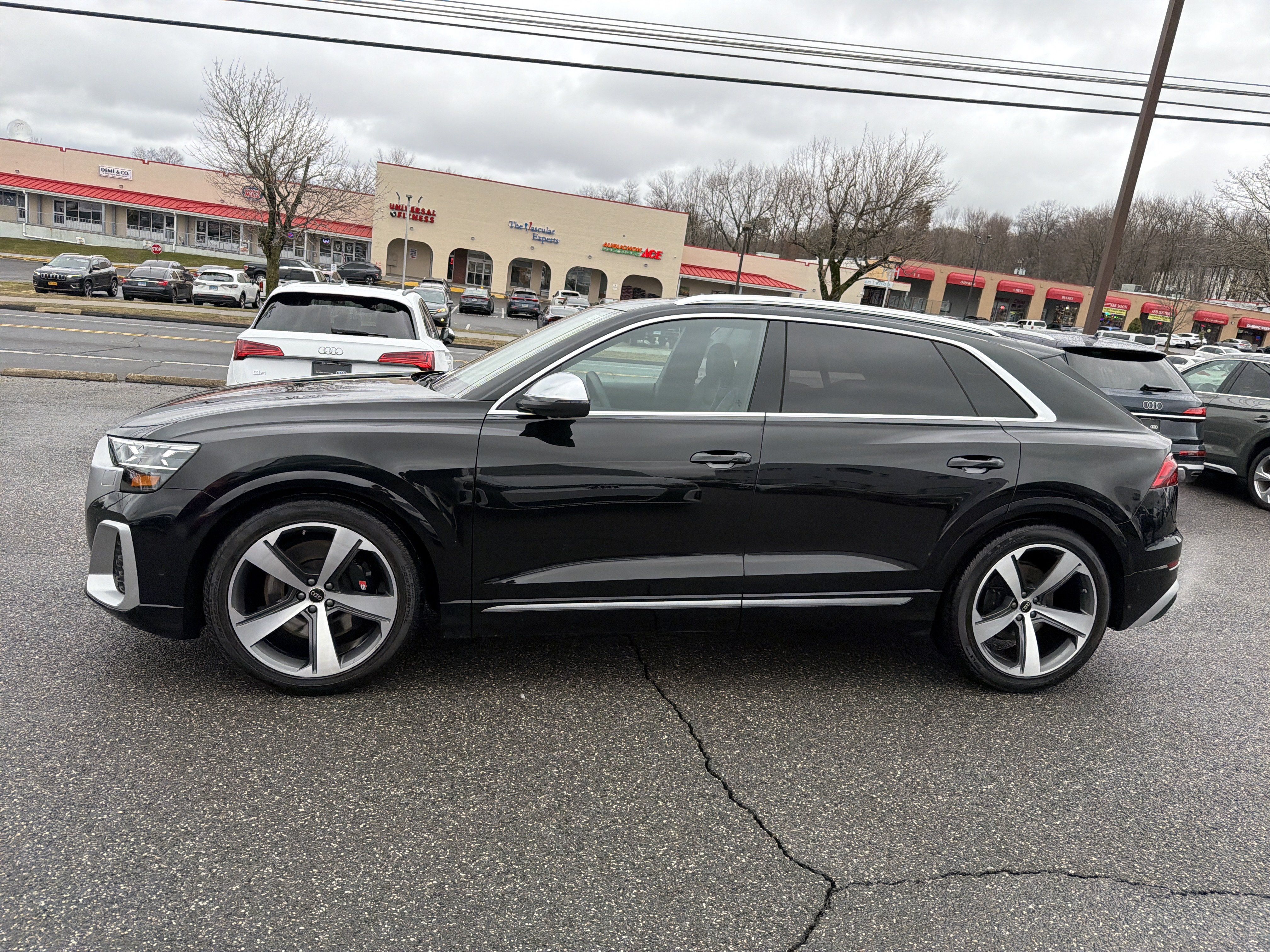 Certified 2024 Audi SQ8 Prestige w/ Prestige Package AWD/4WD image 4