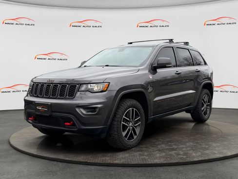 Used 2017 Jeep Grand Cherokee Trailhawk AWD/4WD image 1