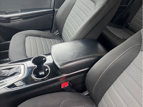 Used 2018 Ford Edge SE AWD/4WD image 10