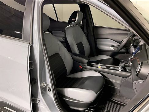 Used 2024 Nissan Kicks SR w/ SR Premium Package image 10