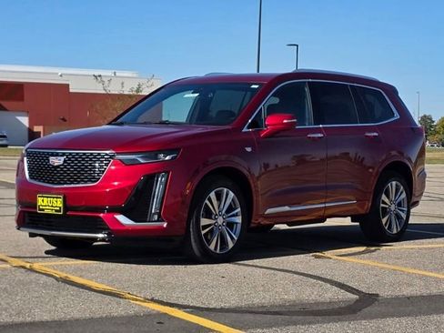 Used 2023 Cadillac XT6 Premium Luxury image 35