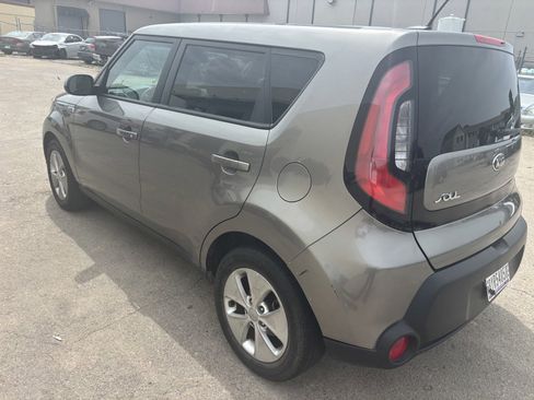 Used 2015 Kia Soul FWD image 3
