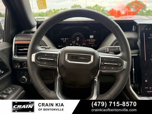 Used 2026 GMC Yukon Denali w/ Sun & Power Step Package AWD/4WD image 11