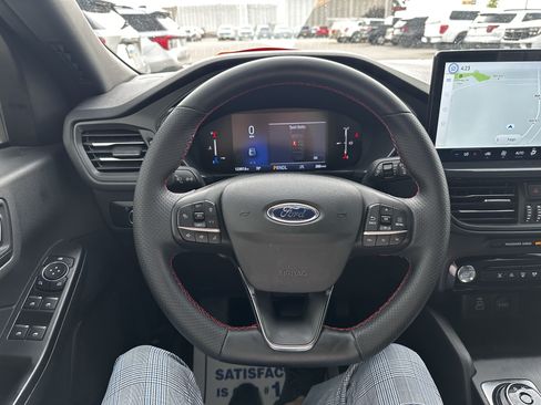 Certified 2025 Ford Escape ST-Line w/ Tech Pack #1 FWD image 9