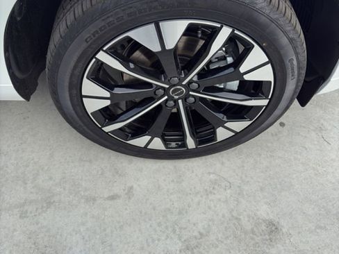 New 2026 Volvo XC60 B5 Plus w/ Protection Package Premier image 17