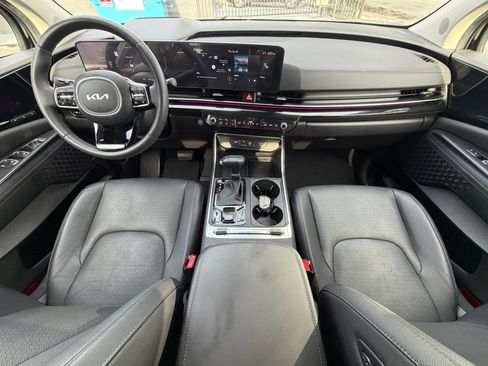 Used 2025 Kia Carnival SX Prestige FWD image 12
