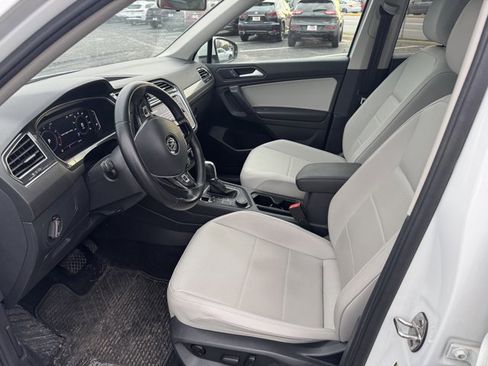 Used 2019 Volkswagen Tiguan SEL w/ 3rd Row Seat Package image 7