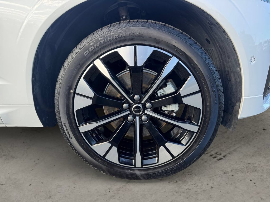 Certified 2026 Volvo XC60 B5 Plus AWD/4WD image 9