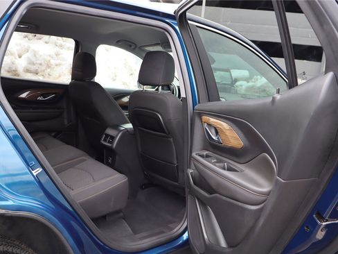 Used 2021 GMC Terrain SLE image 29