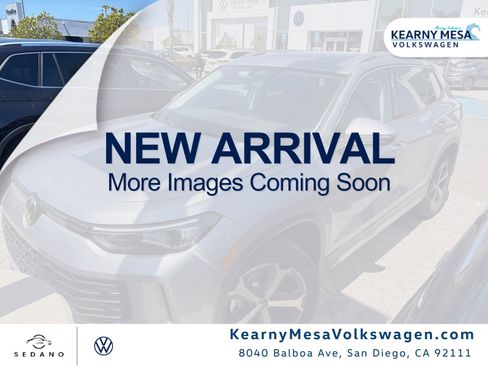 Used 2025 Volkswagen Tiguan SE image 1