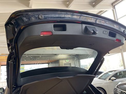 Used 2023 Porsche Macan Turbo image 21