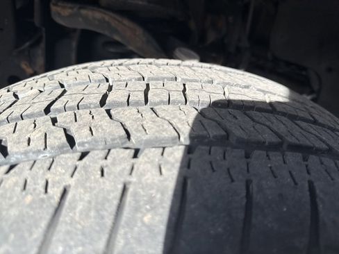 Used 2019 Ford F150 Lariat w/ Equipment Group 502A Luxury image 3