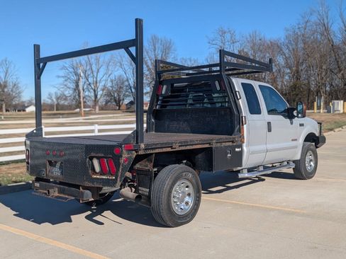 Used 2003 Ford F250 XLT AWD/4WD image 4