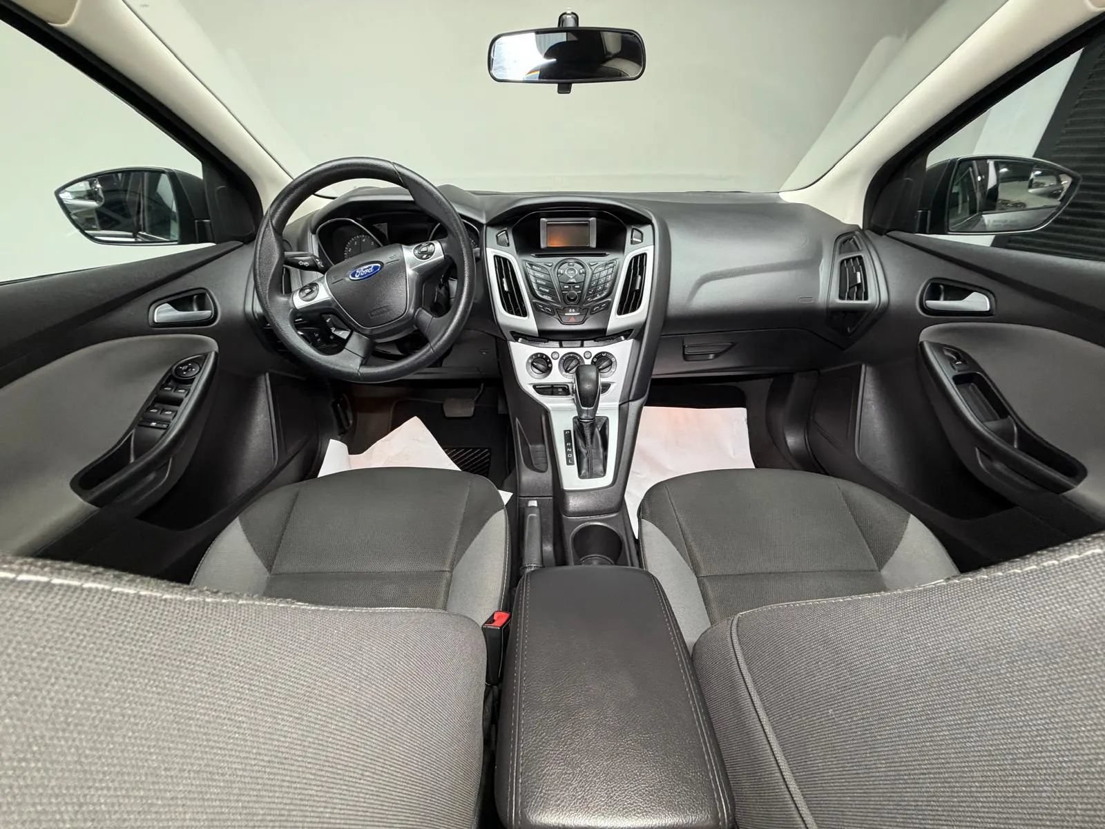 Used 2014 Ford Focus SE FWD image 18