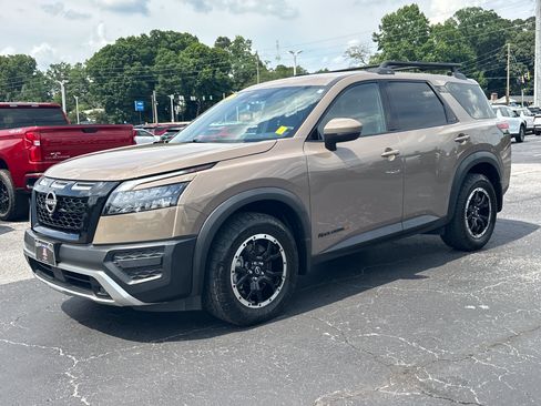 Used 2024 Nissan Pathfinder Rock Creek AWD/4WD image 3