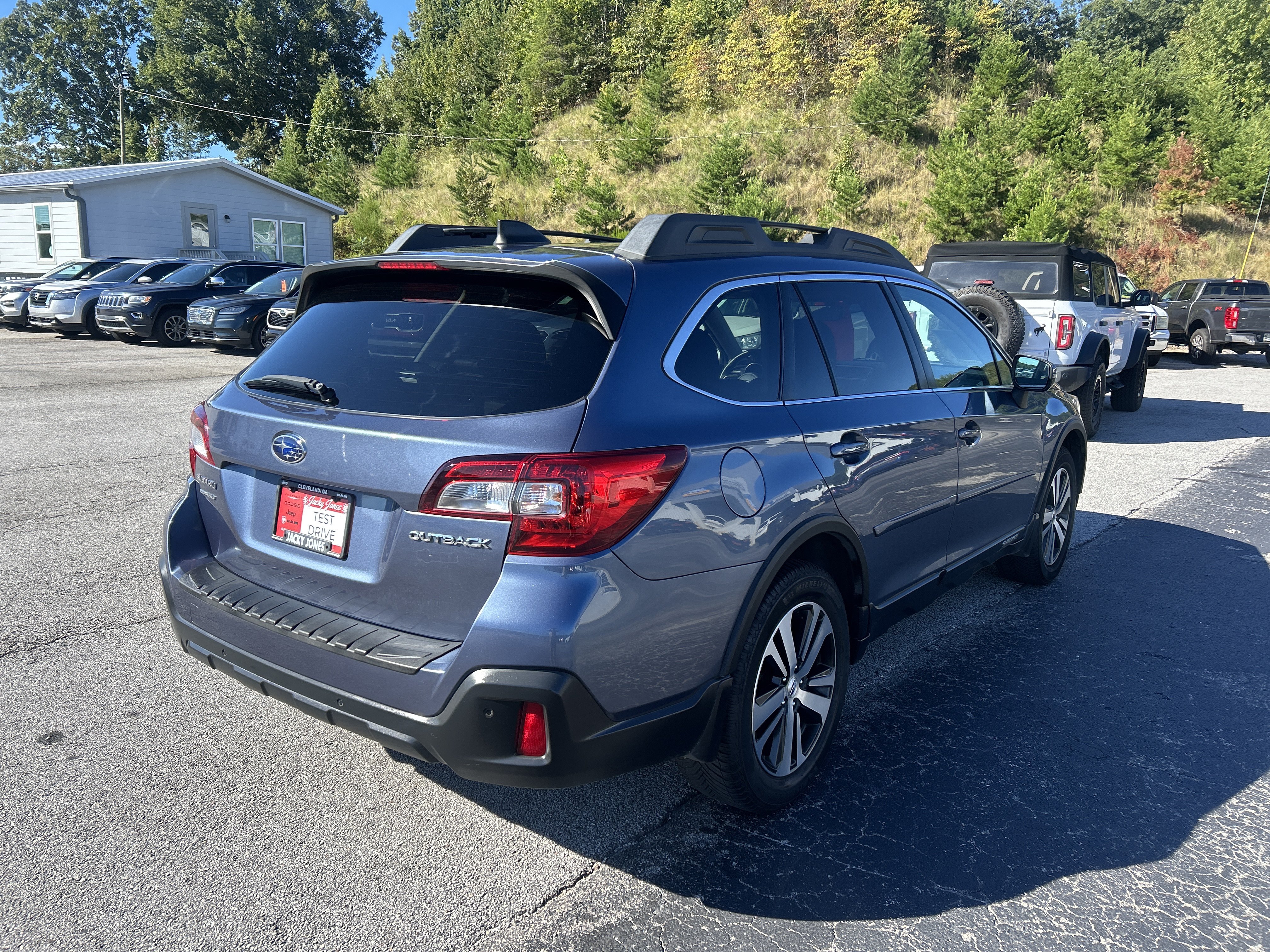Used 2018 Subaru Outback 2.5i Limited AWD/4WD image 6