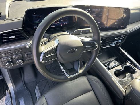 Used 2025 Chevrolet Suburban Z71 w/ Z71 Off-Road Package image 18