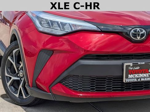 Used 2021 Toyota C-HR XLE FWD image 3