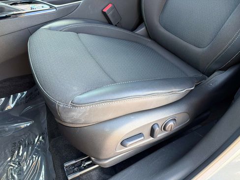 Used 2023 Buick Encore GX Select w/ Sport Touring Package image 18