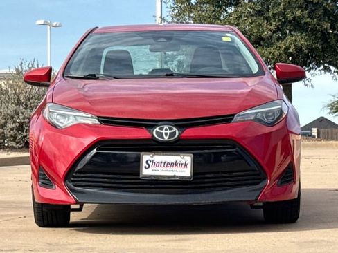 Used 2019 Toyota Corolla LE FWD image 2