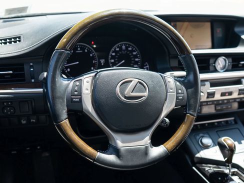 Used 2013 Lexus ES 350 FWD image 35