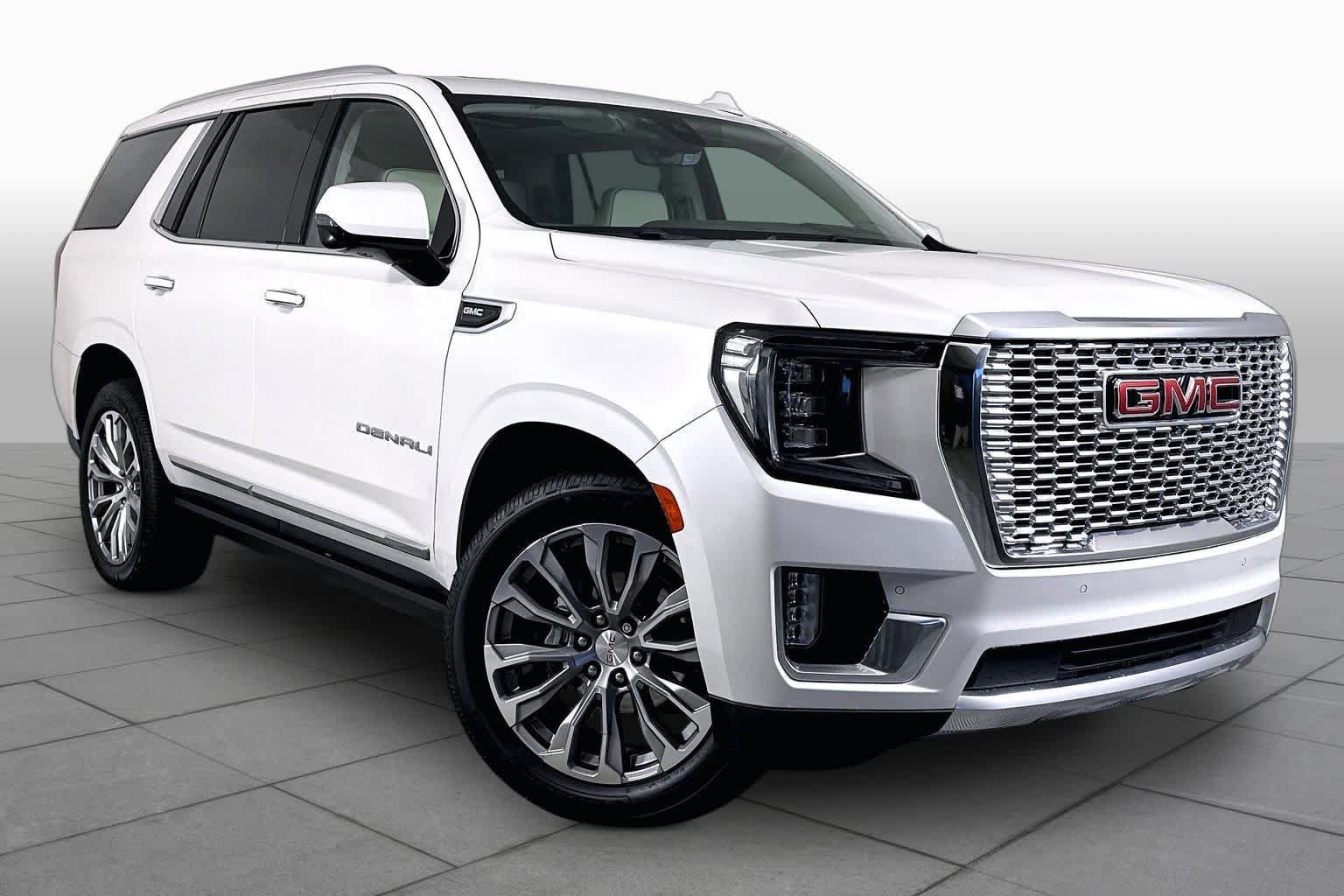 Used 2021 GMC Yukon Denali w/ Denali Premium Package RWD image 3