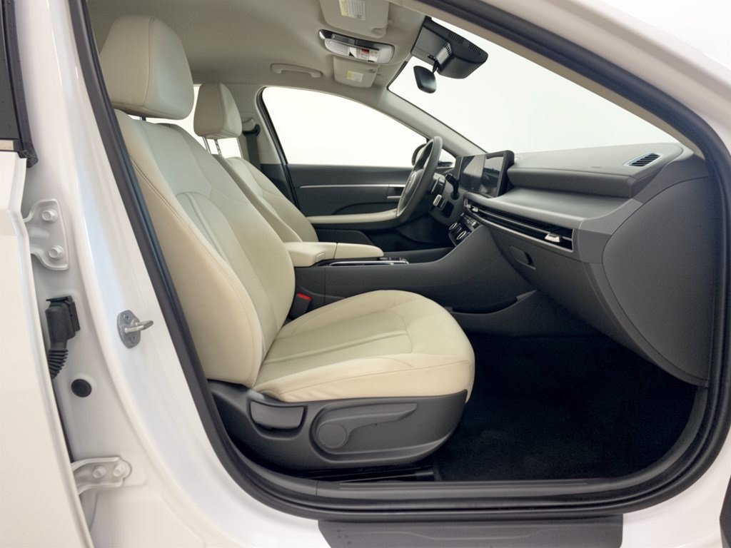 Used 2025 Hyundai Sonata SEL FWD image 30