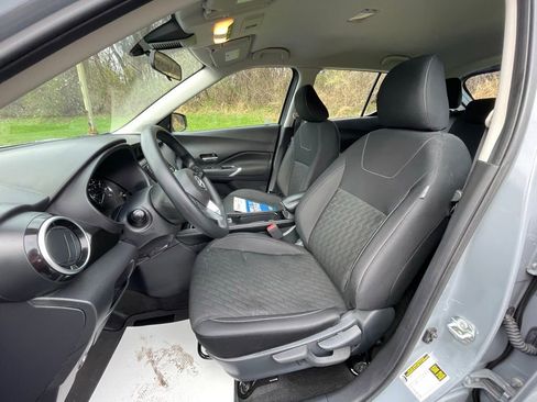 Used 2024 Nissan Kicks SV image 23